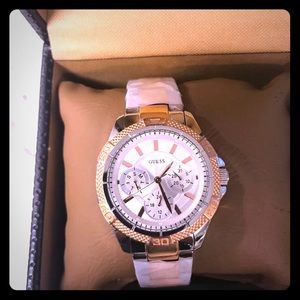 GUESS Ladies Watch Two Tone W0235L4